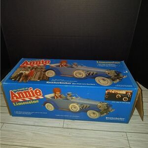 VINTAGE THE WORLD OF ORPHAN ANNIE TOY LIMOUSINE NEW IN BOX KNICKERBOCKER 1982